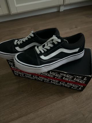 Zapatillas Vans Old Skool Negras y Blancas