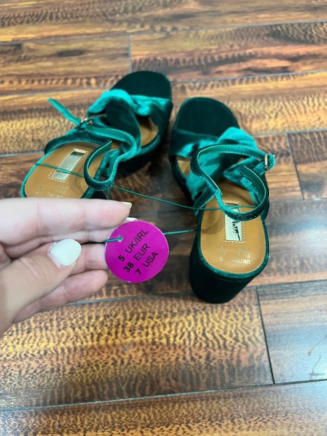 Sandalias tacón terciopelo verde