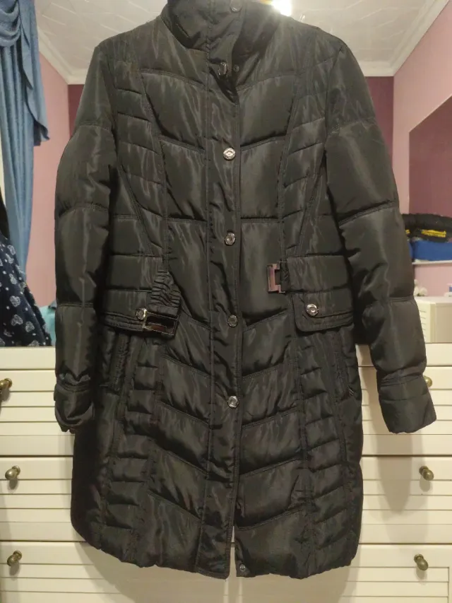 Abrigo negro acolchado talla M