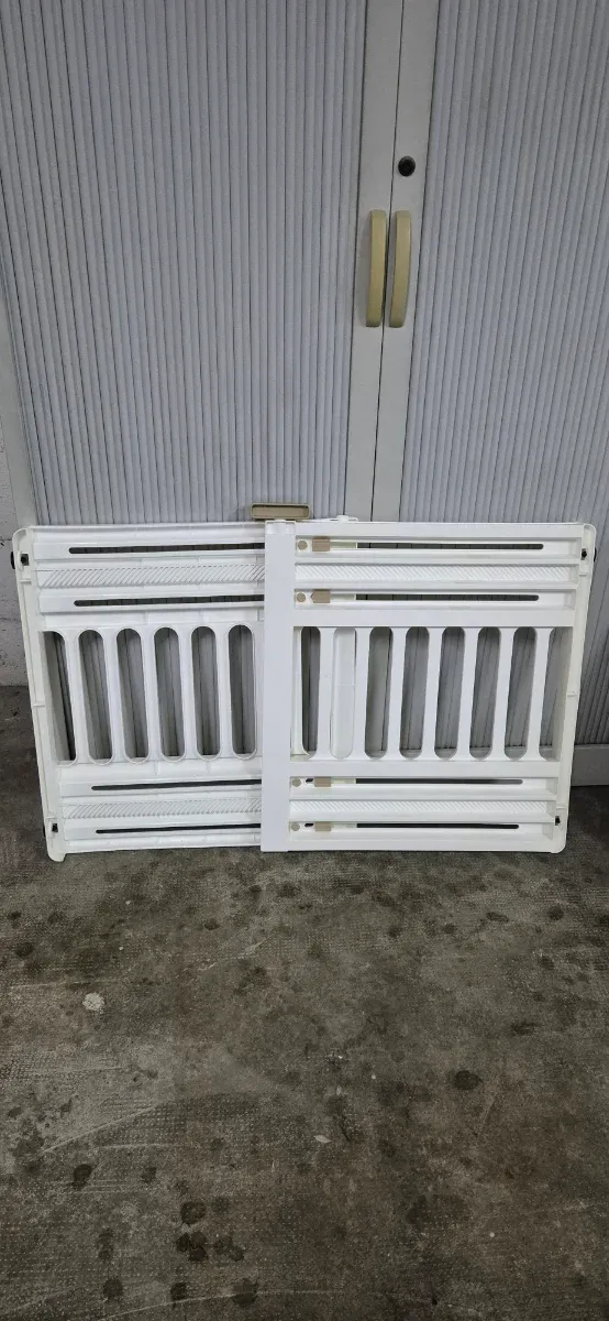 Barrera seguridad niños/mascotas blanca