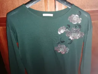 Camiseta verde flores lentejuelas T-M