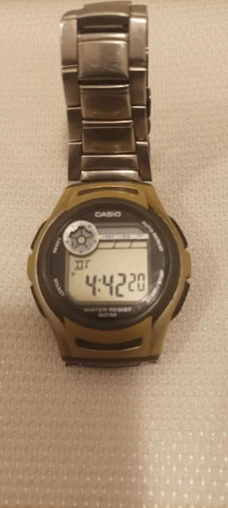 Reloj Casio Verde Oliva y Plateado