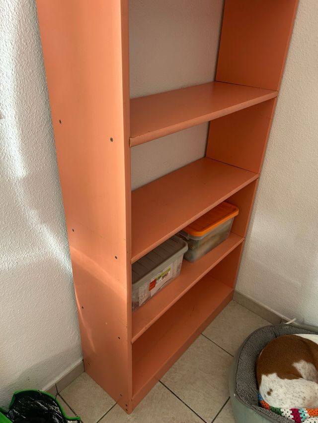 Estantería de madera