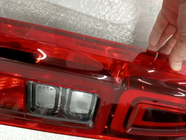 PILOTO TRASERO IZQUIERDO BERLINGO III ASTILLADO