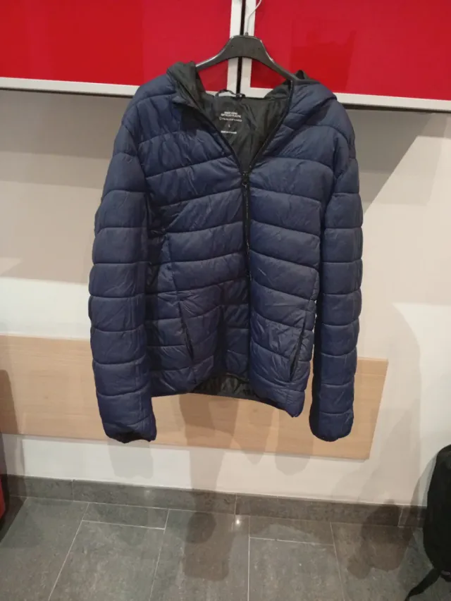 Cazadora acolchada azul marino