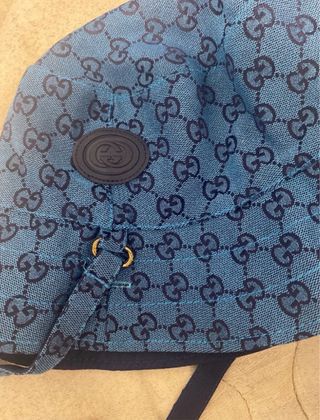 Chapéu bucket Gucci azul GG