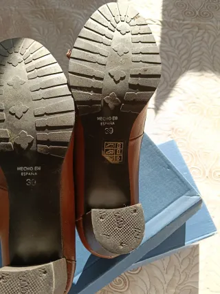 Zapatos de tacón marrones talla 39