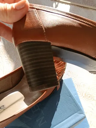 Zapatos de tacón marrones talla 39