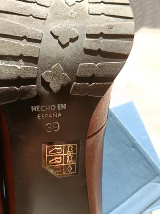 Zapatos de tacón marrones talla 39