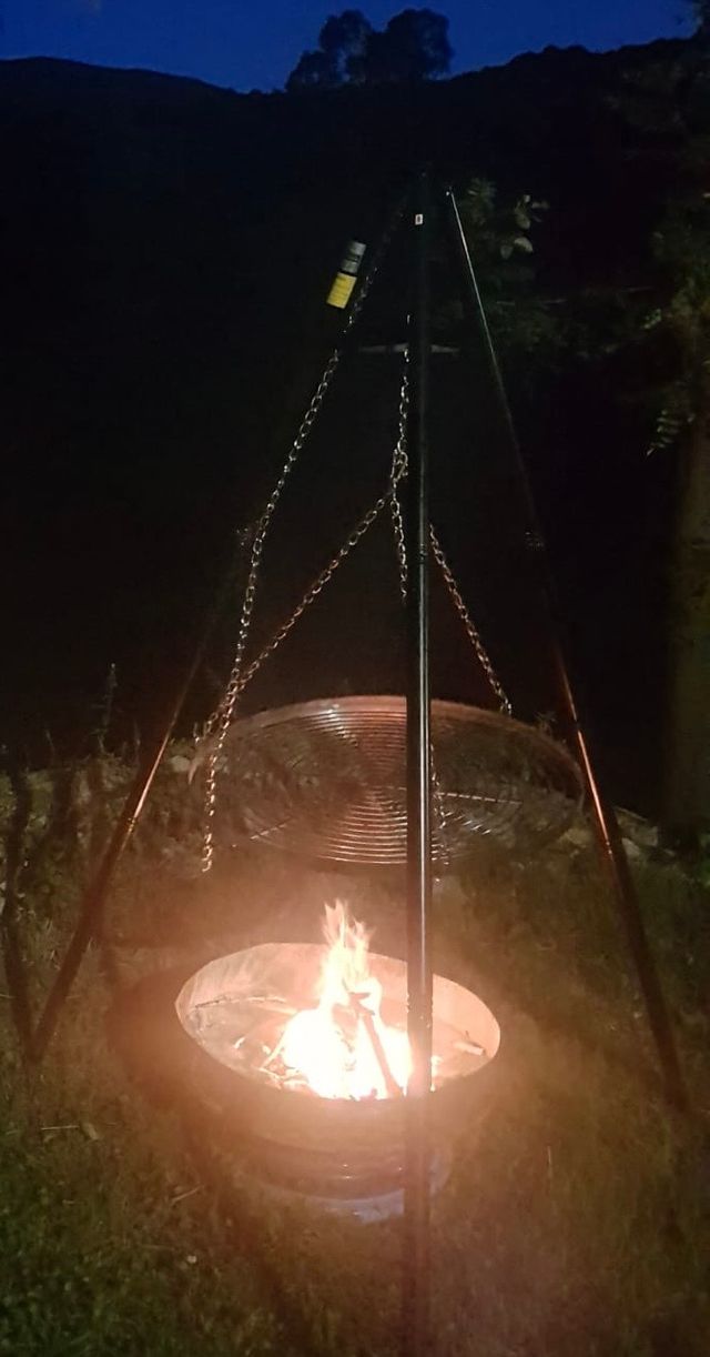 Barbacoa Trípode 65cm Negra y Plateada