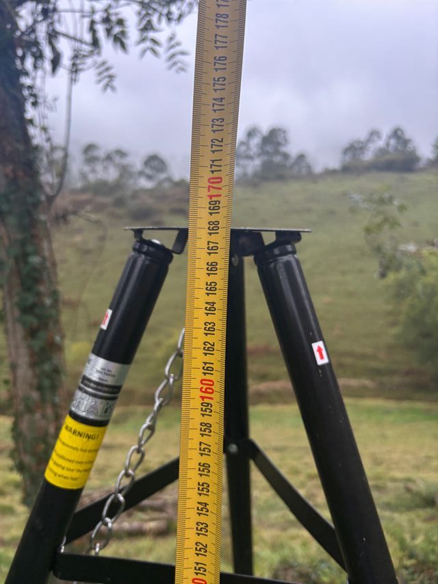 Barbacoa Trípode 65cm Negra y Plateada