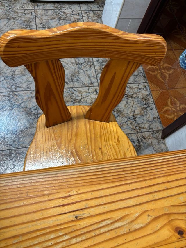 Conjunto de mesa y banco de madera (+silla)