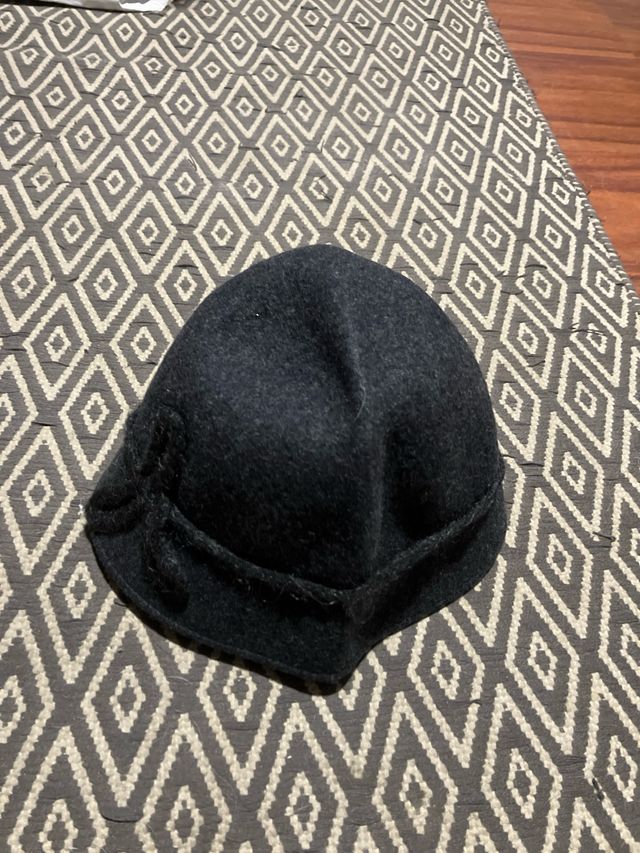 Sombrero de lana gris