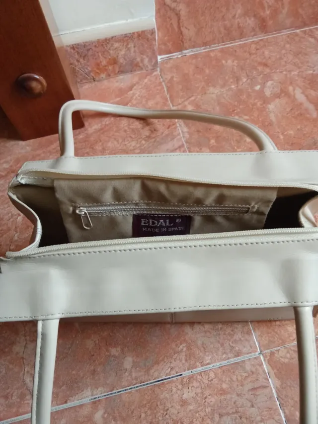 Bolso de vestir beige