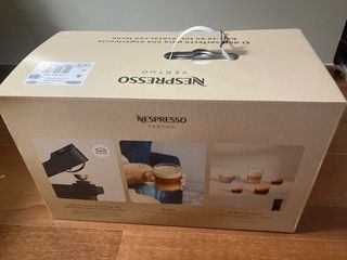Cafetera Nespresso Vertuo y espumador A ESTRENAR