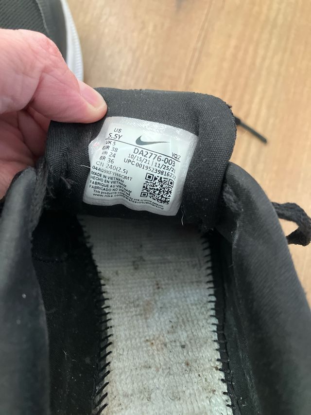 Zapatillas Nike Talla 38 Negras y Blancas