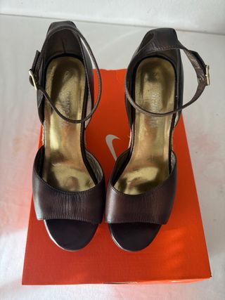 Zapatos de tacón Navigata marrones