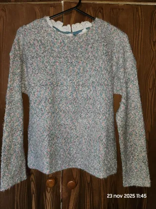 Jersey multicolor con cuello de encaje