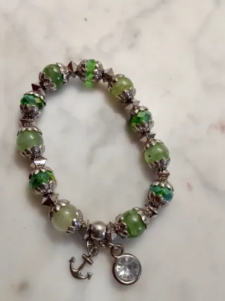 Pulsera elástica con abalorios y búhos