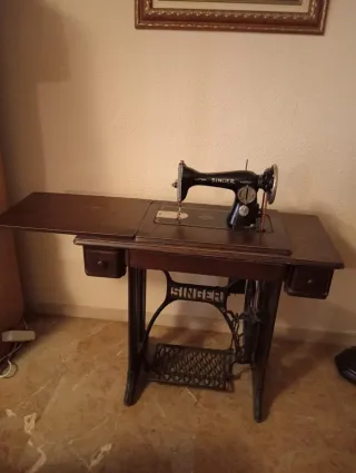 Máquina de coser Singer antigua