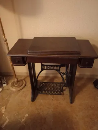 Máquina de coser Singer antigua
