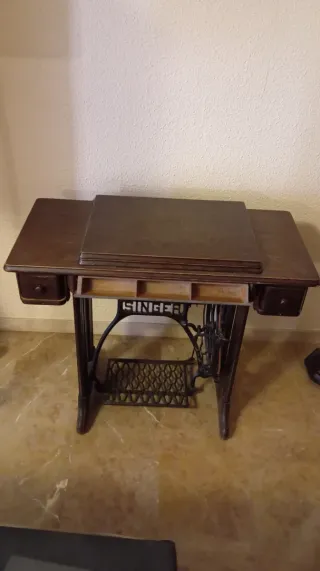 Máquina de coser Singer antigua