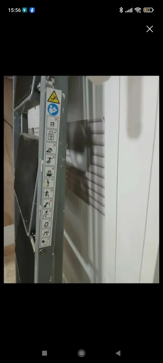 Escalera plegable 4 peldaños