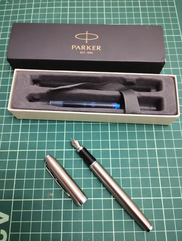 Pluma estilográfica Parker IM Acero - NUEVA