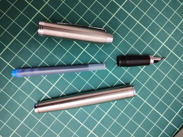 Pluma estilográfica Parker IM Acero - NUEVA