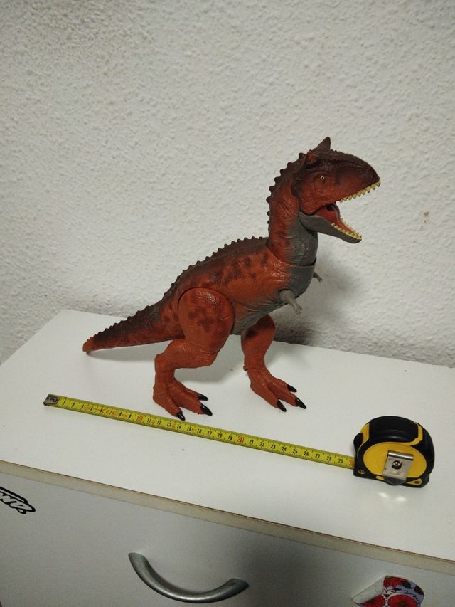 Carnotauro Jurassic World. Controla y conquista.