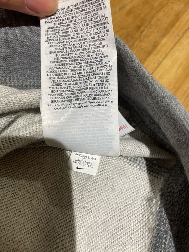 Sudadera Nike gris niño, de 158cm a 170cm