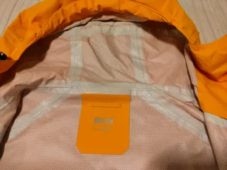 Chaqueta impermeable 8000