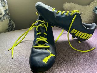 Botas de tacos Nike fútbol doradas