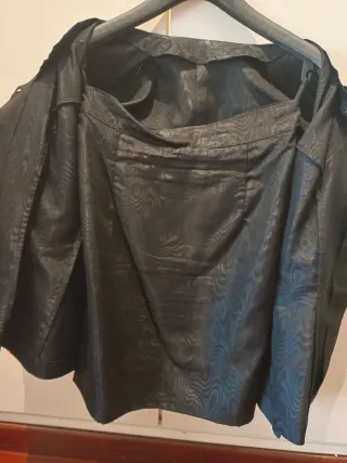 Traje negro chaqueta y falda