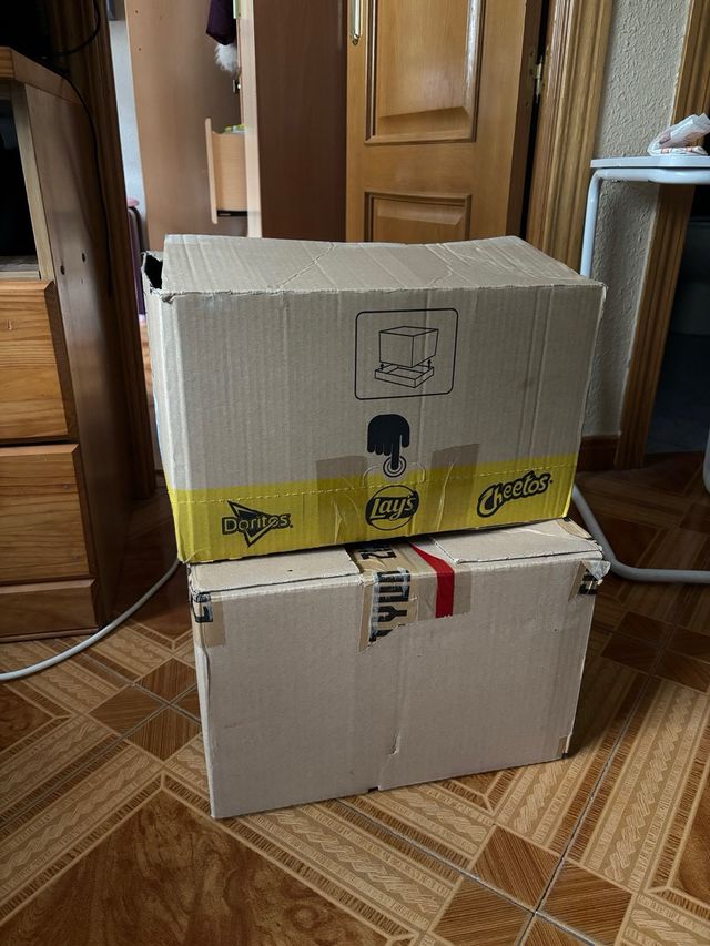 Caja de ropa variada