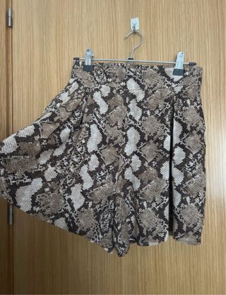 Pantalón corto H&M estampado pitón
