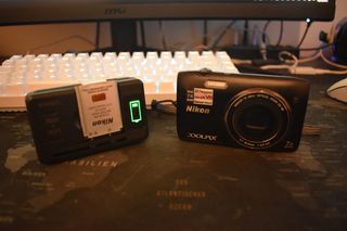 Nikon Coolpix Fotocamera Digitale 20.1MP 7x Zoom