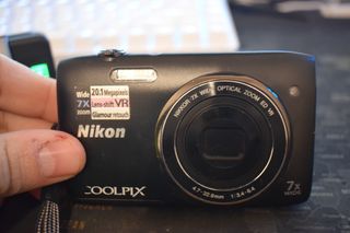 Nikon Coolpix Fotocamera Digitale 20.1MP 7x Zoom