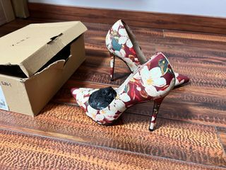 Zapatos de tacón Zara estampado floral