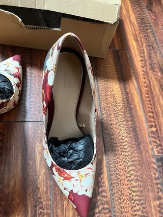 Zapatos de tacón Zara estampado floral