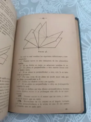 Dos libros de matemáticas antiguos