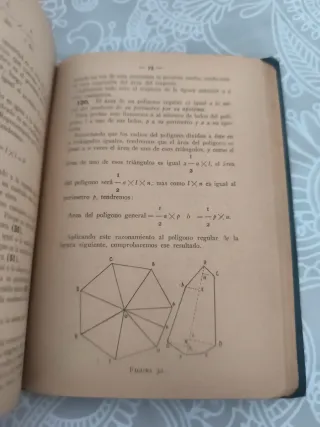 Dos libros de matemáticas antiguos