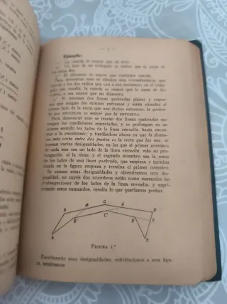 Dos libros de matemáticas antiguos