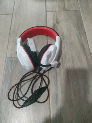 Nintendo Switch Viola/Giallo + Accessori