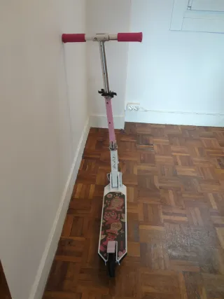 Patinete infantil Oxelo rosa y blanco