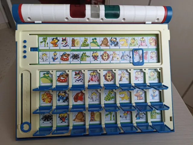 Juego ¿Quién es Quién? Electrónico