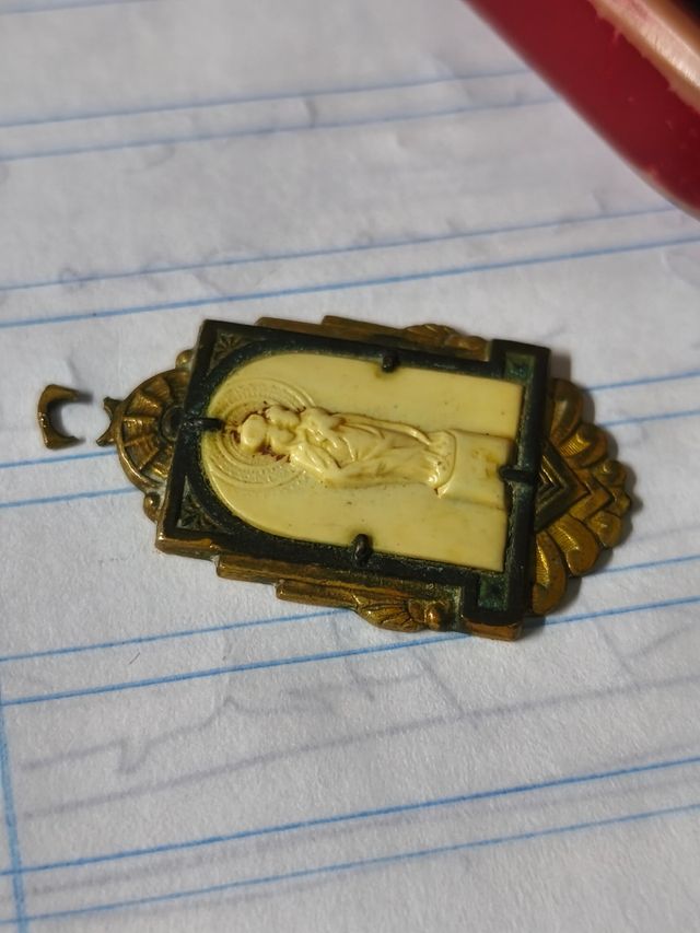 Medalla Virgen del Pilar con Marco Dorado