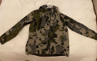 Chaqueta Kuiu Axis Hybrid Hooded