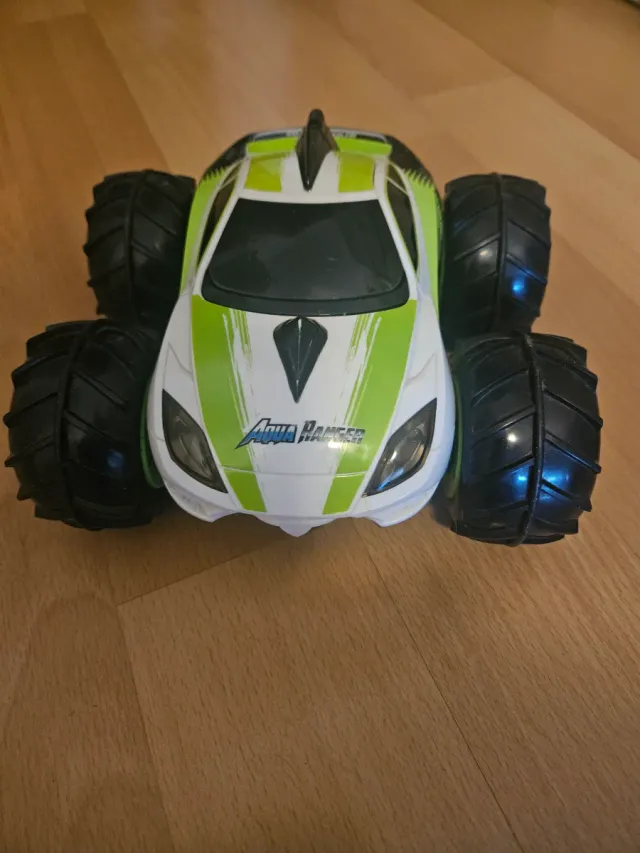 Coche teledirigido Aqua Ranger como nuevo