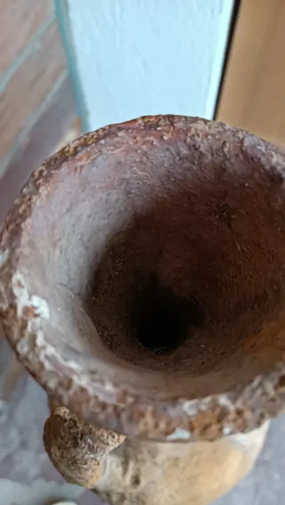 Ánfora antigua decorativa